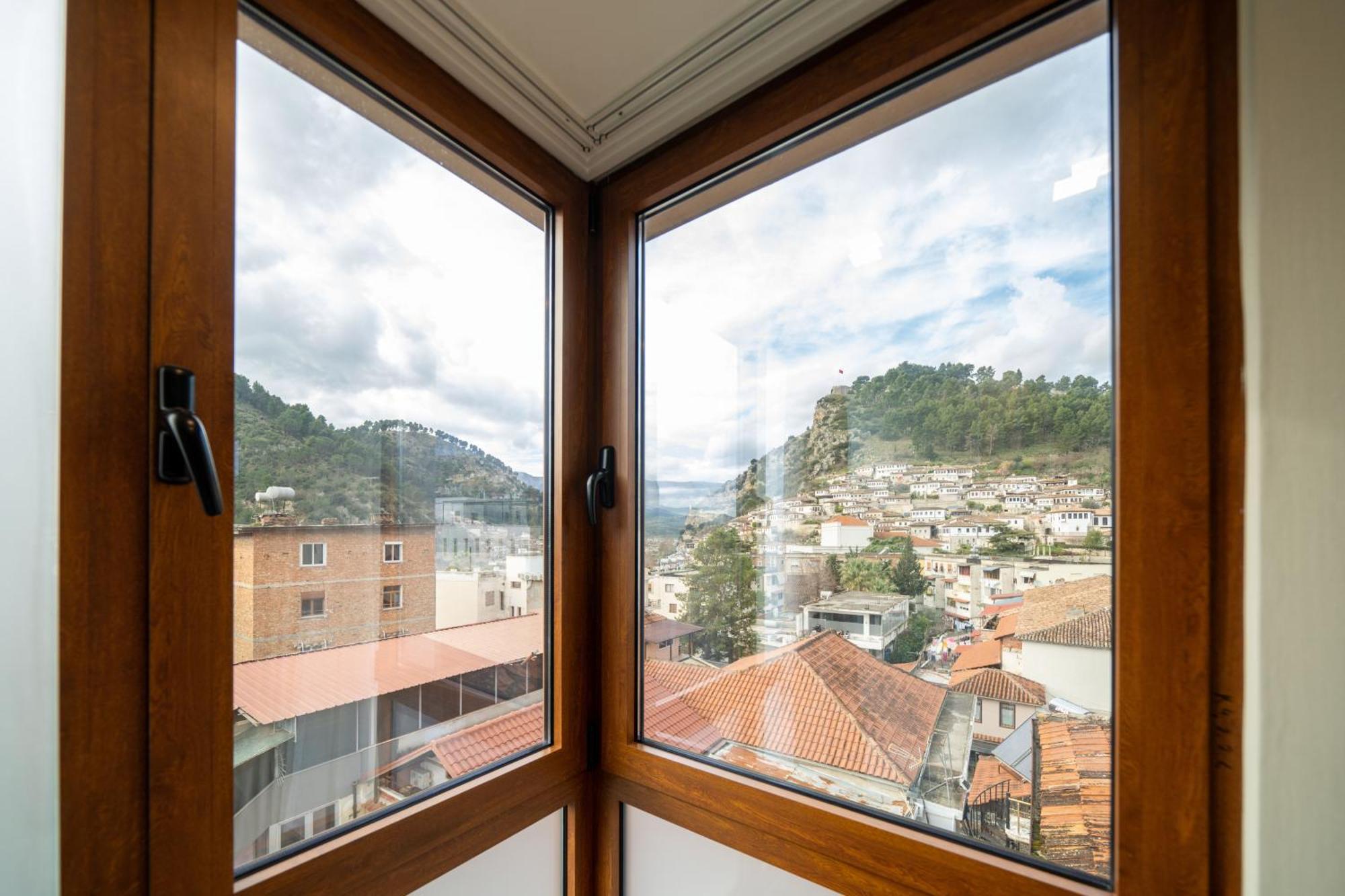 Merko Hotel Berat Exterior foto